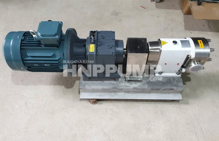 bơm cánh khế bơm sữa