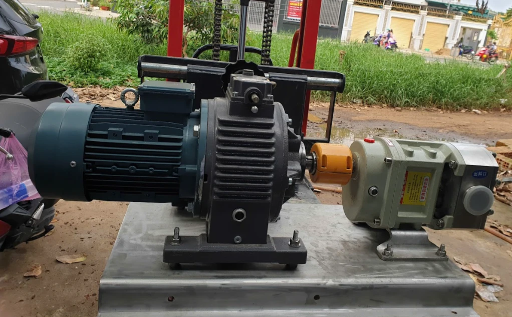 bơm cánh khế carten bơm sữa