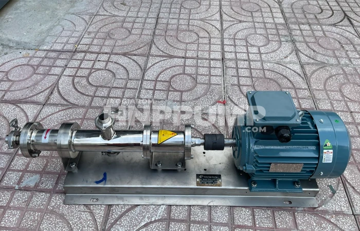 bơm trục vít cũ