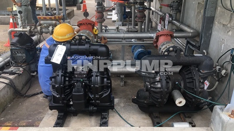 bơm màng khí nén bơm hóa chất tẩy rửa đường ống