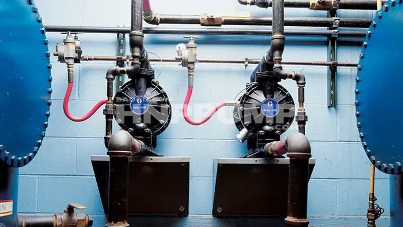 bơm màng khí nén husky bơm hóa chất tẩy rửa