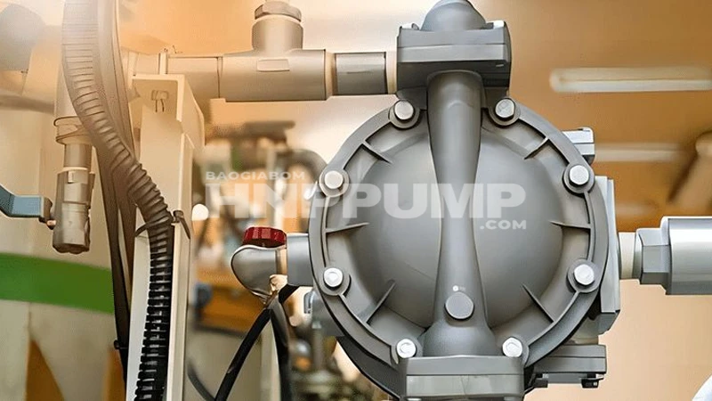 bơm màng khí nén trong hệ thống luyện kim